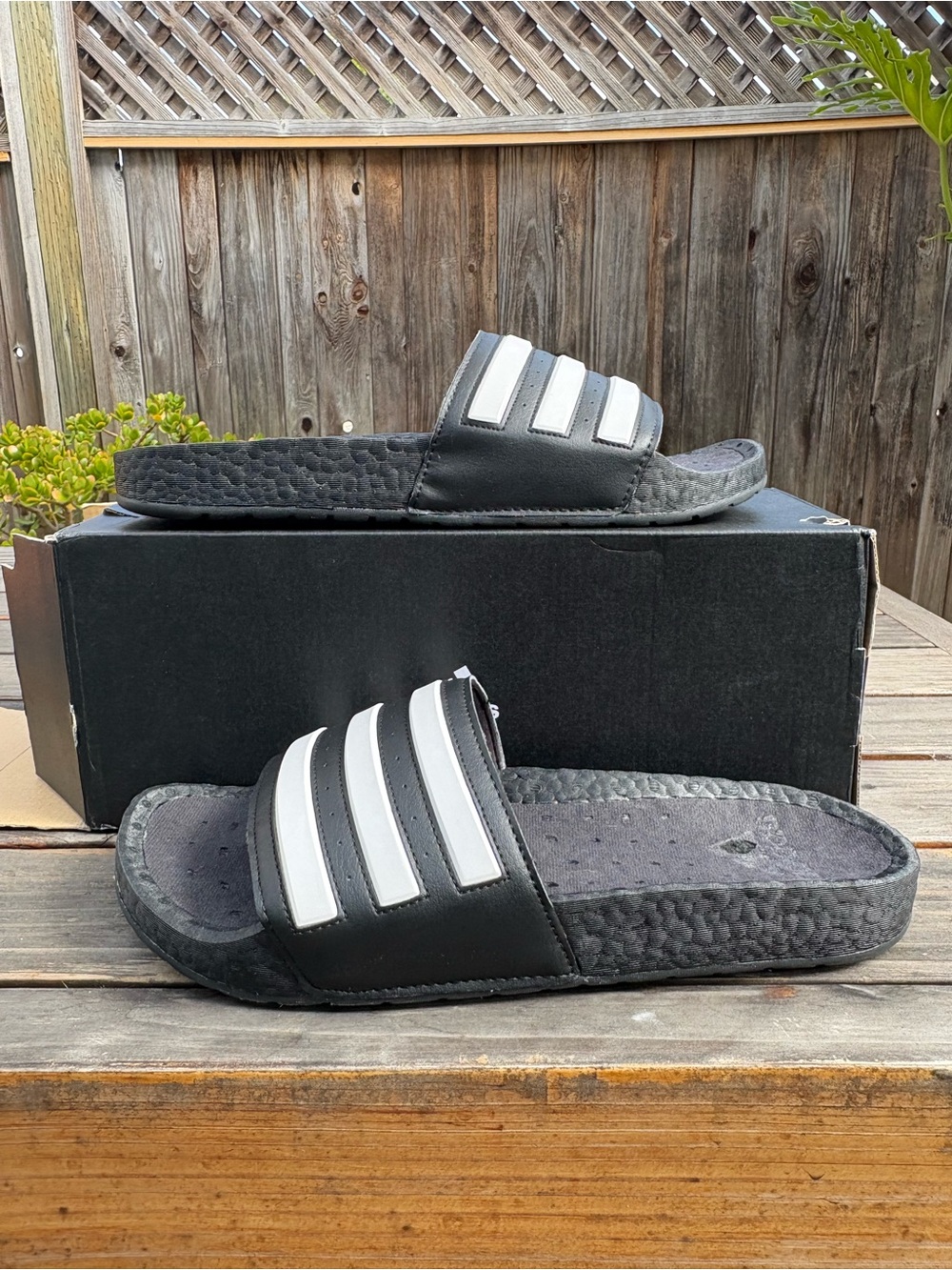 adidas Adilette Boost Slide Sandals Black/White Striped Logo Men’s US 11 FY8154